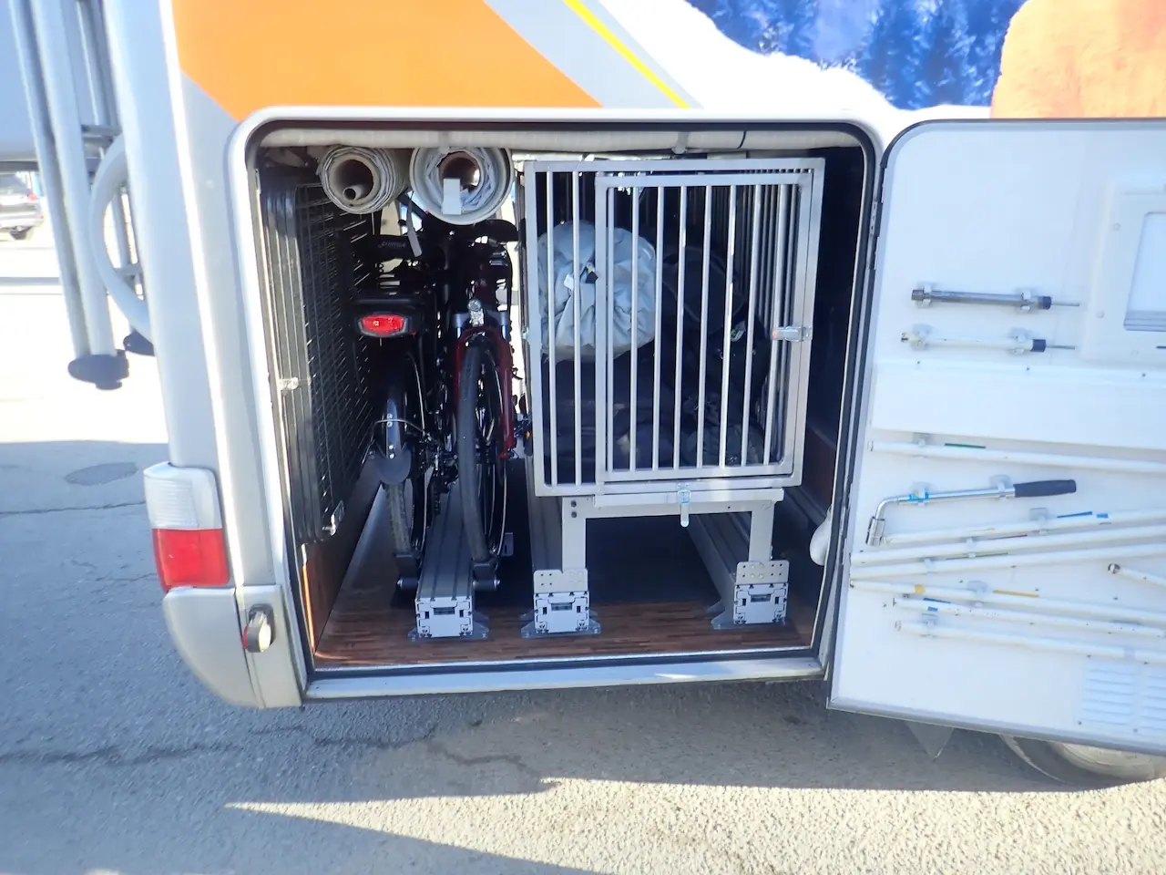 Garagensysteme für Camper in verschiedenem Lieferumfang und Optionen