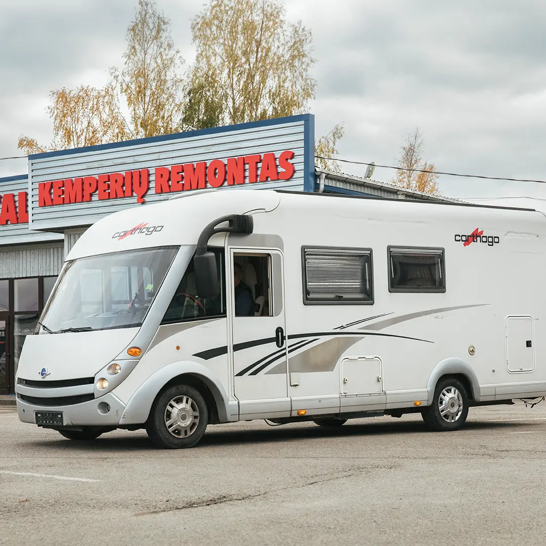 Eine reiche Palette an Wartungsdienste für Camper. Vom Korrosionsschutz des Bodens bis Mattenherstellung